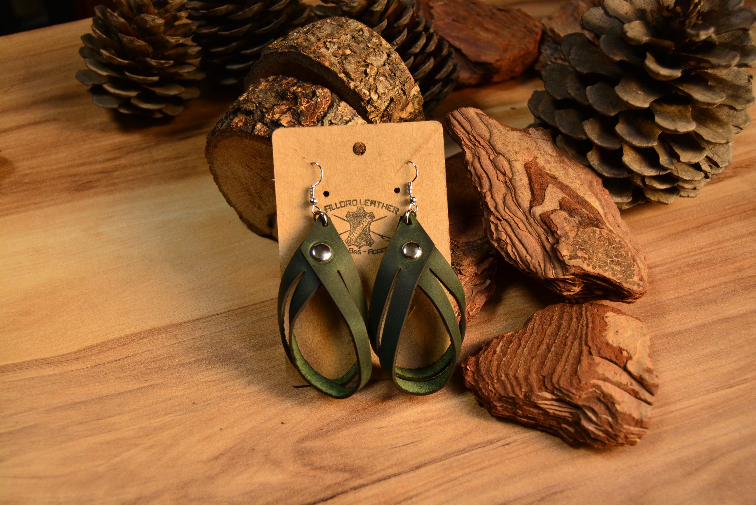 Deri Küpe V-2 El Yapımı Hakiki Deri Halka Form