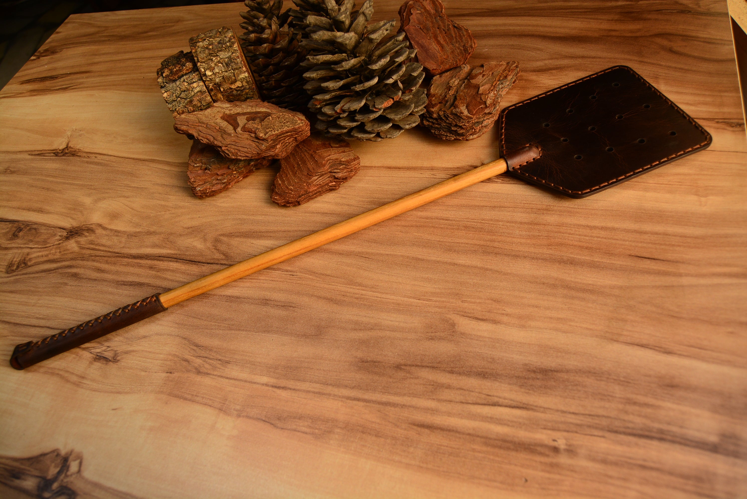 Deri Sinek Sopası Hakiki Deri El Yapımı Ahşap Saplı (Fly Swatter)
